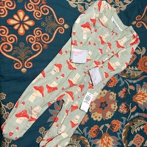 Old Navy Baby Mushroom Sleeper NWT 3-6M Cottagecore